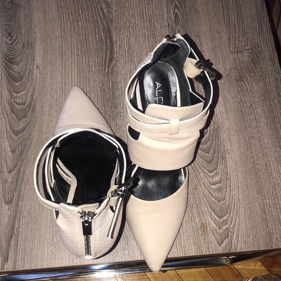 Aldo Pump - Picture 3 of 3